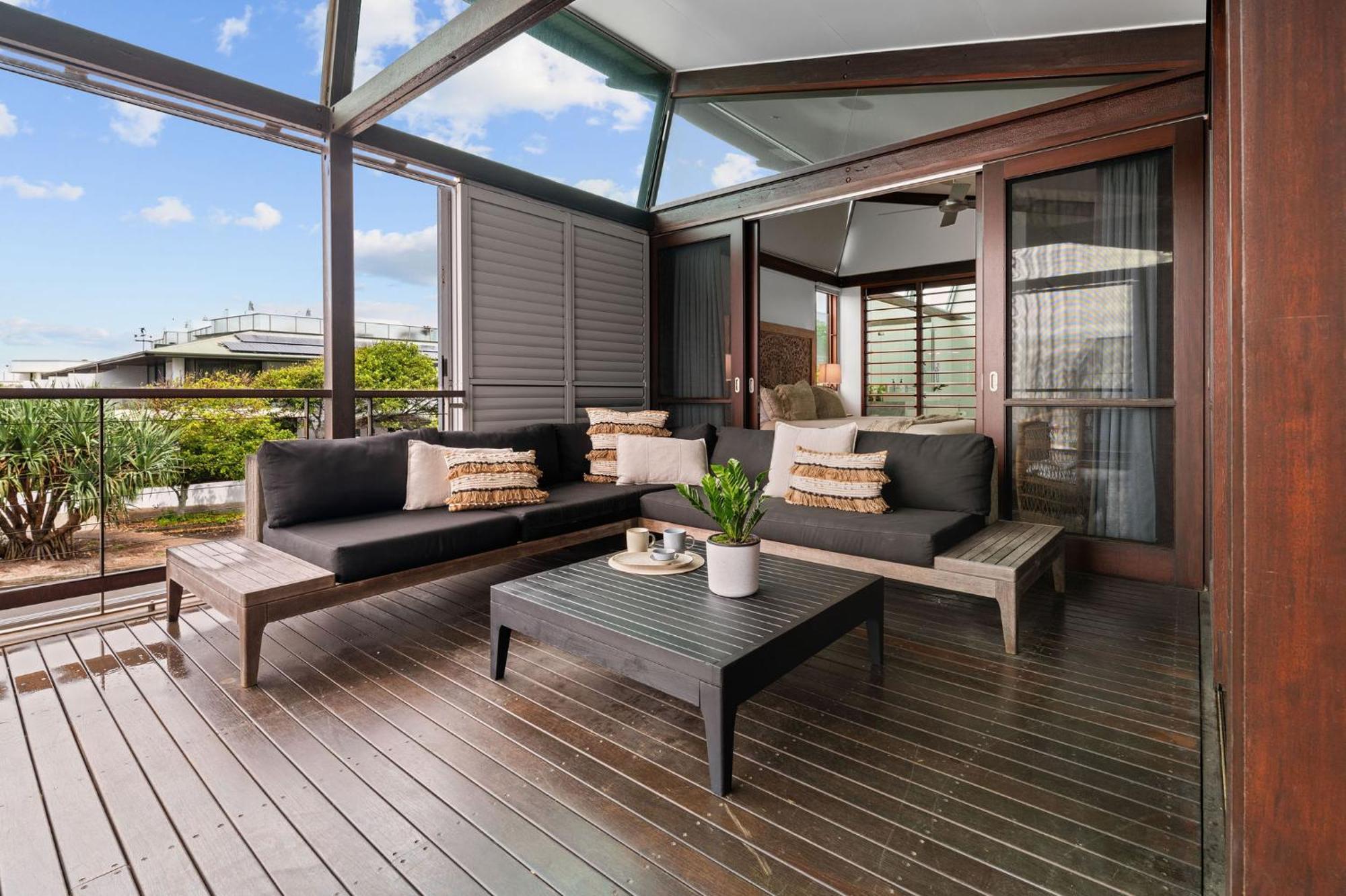 Luxury On The Bay - 2 X 3 Bedroom *