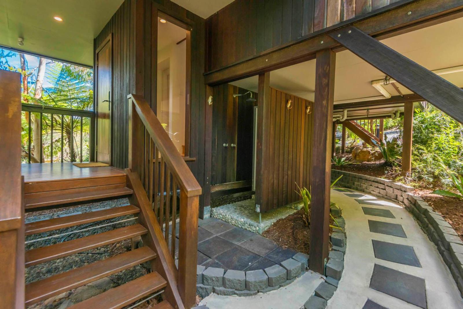 The Oasis And Treetop Byron Bay