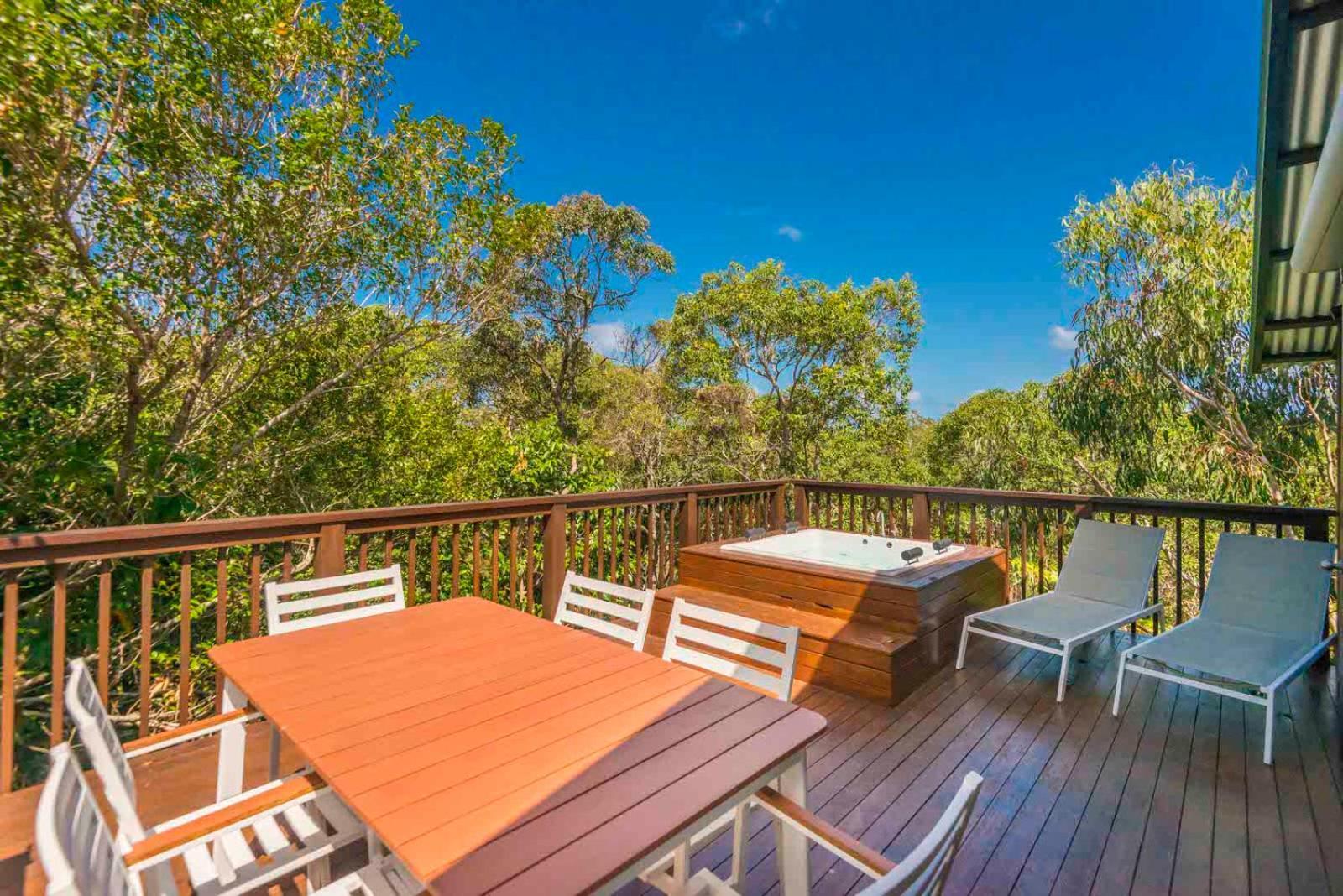 The Oasis And Treetop 3* Byron Bay