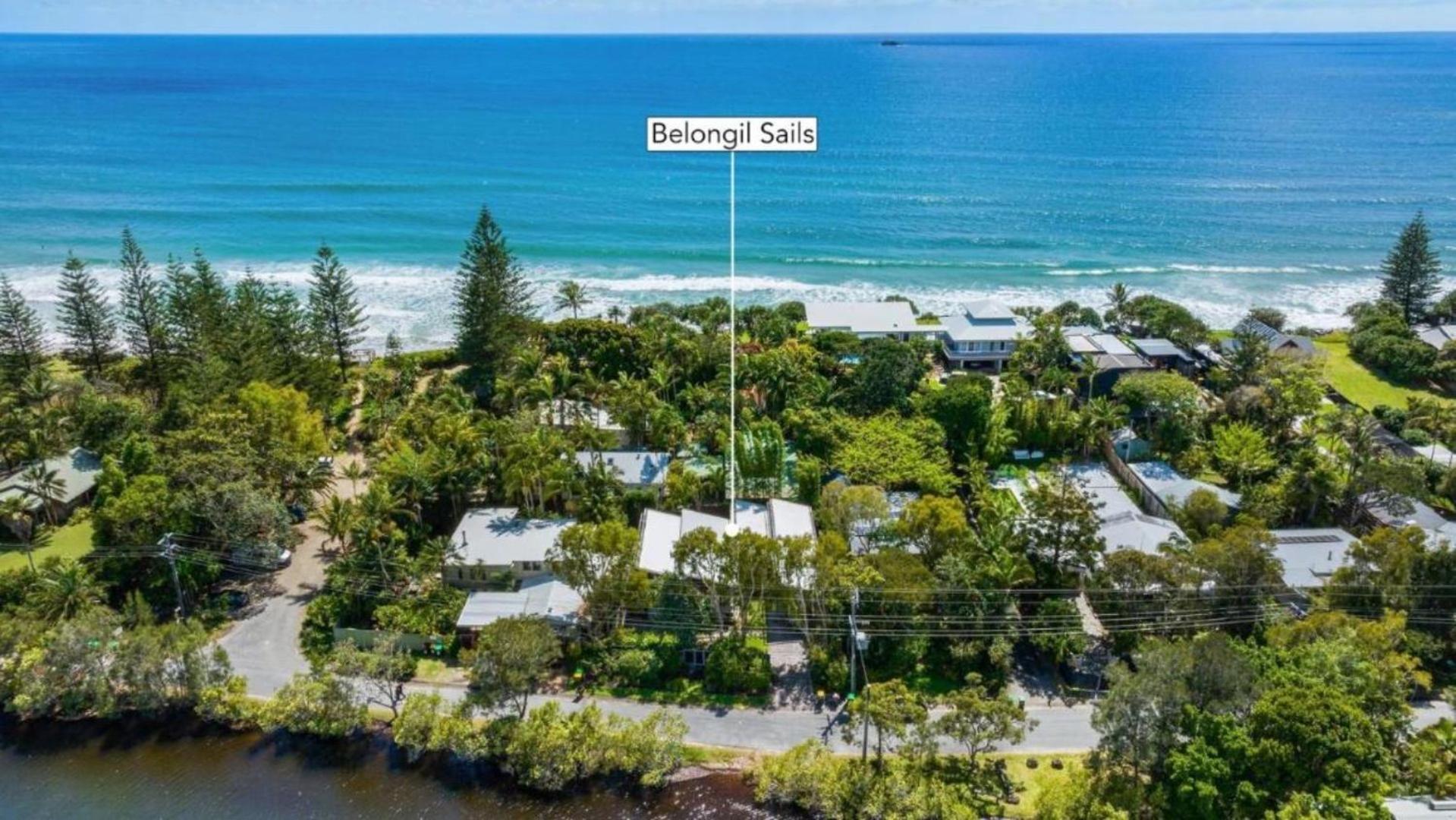 Holiday home Belongil Sails