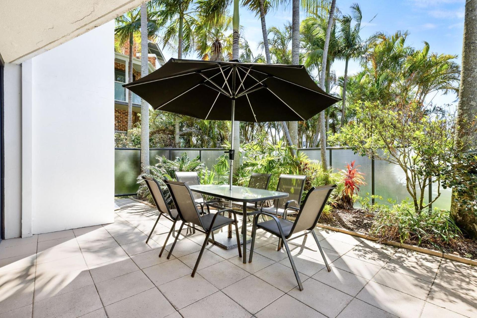 Apartment Beachfront Courtyard 1