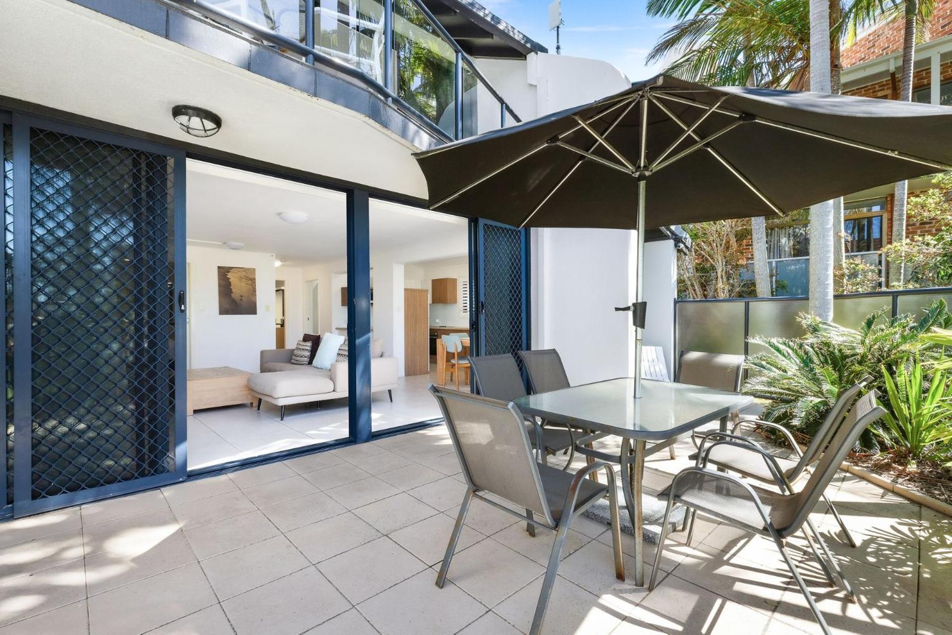 Beachfront Courtyard 1 Apartment *