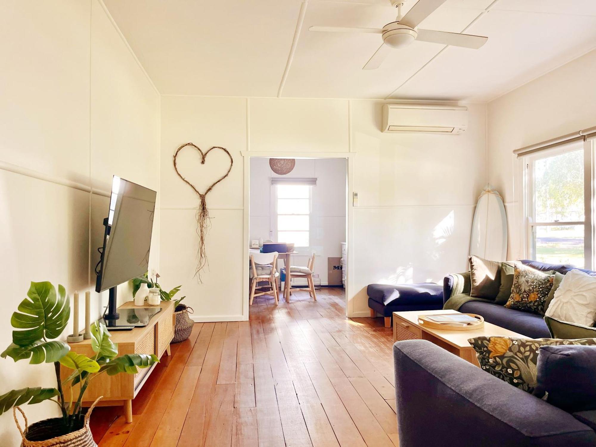 Charlie'S Beach House
