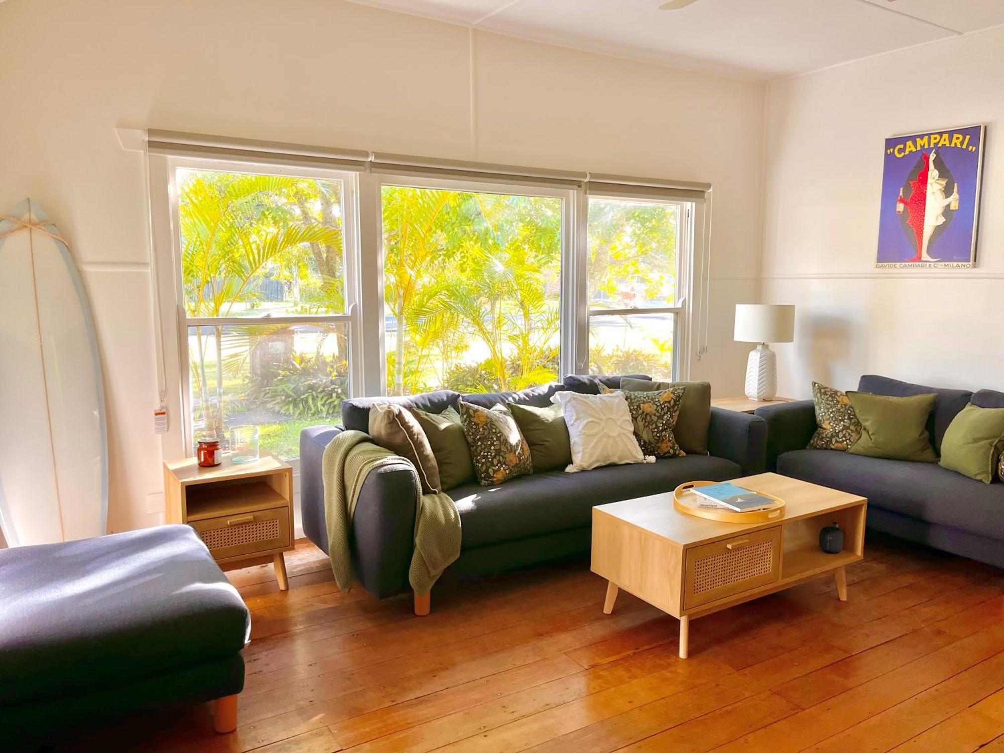 Charlie'S Beach House