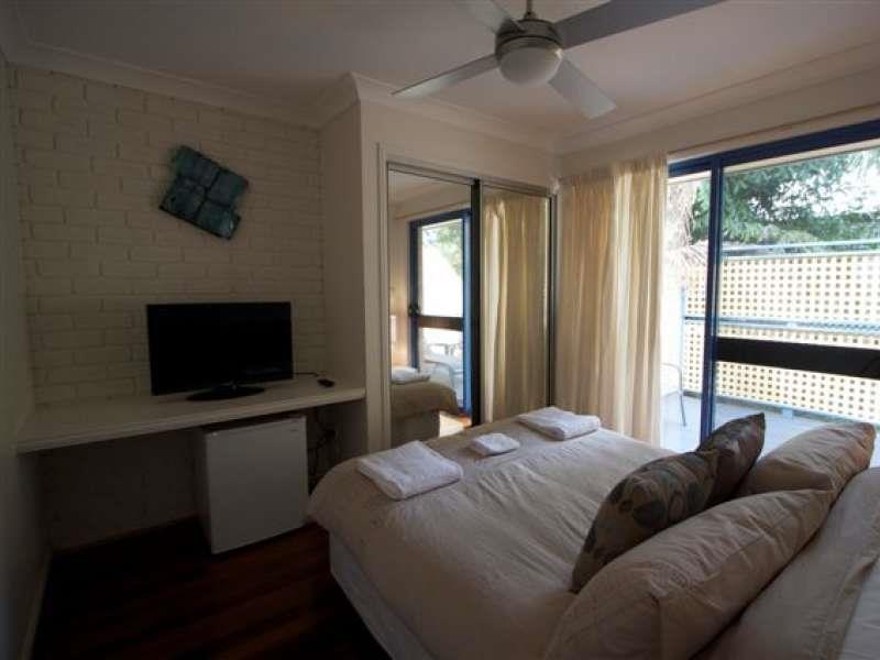 Unit 3 41 Childe Street - Belongil Villa