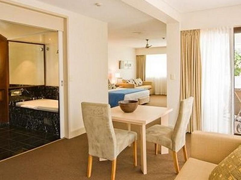 Waves Hotel 4*