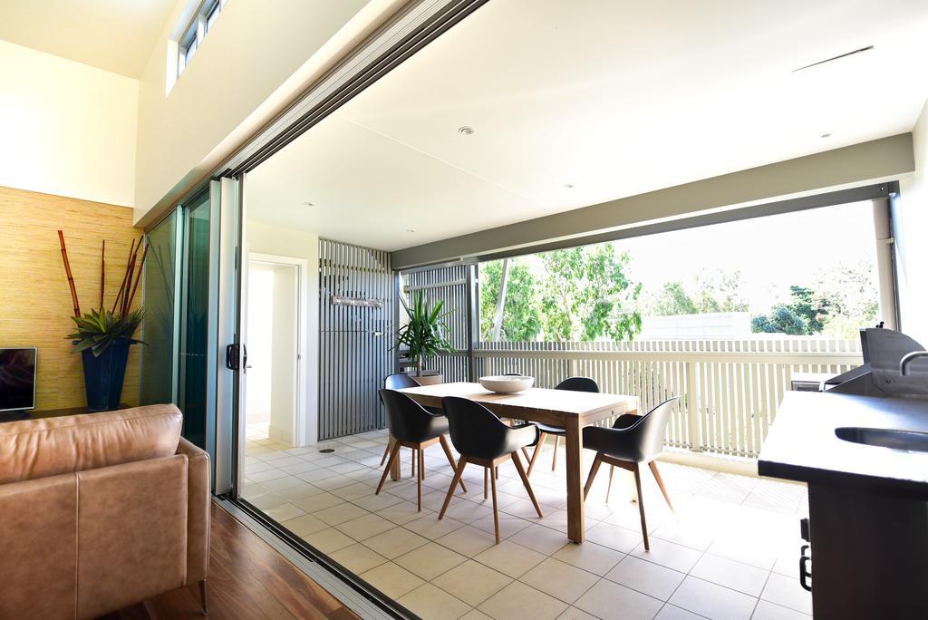 East On Byron 4*