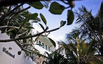Watermark Apartment *
