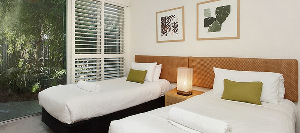 East On Byron 4*