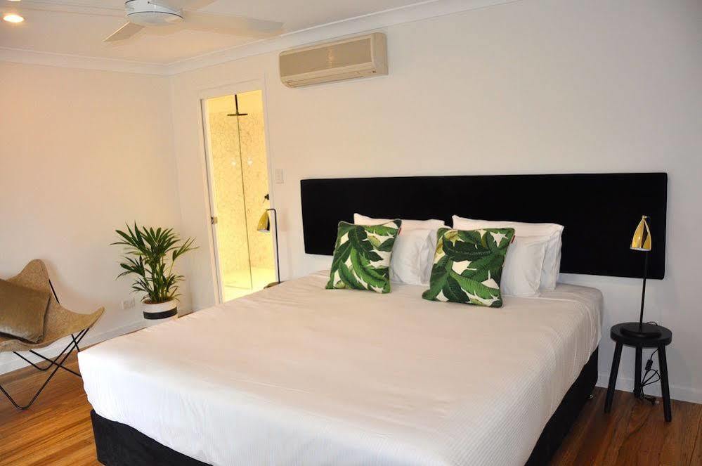 Hotel Dolphins Motor 4*