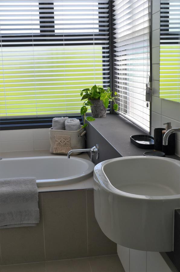 Botanical Byron Butter Factory Apartment *