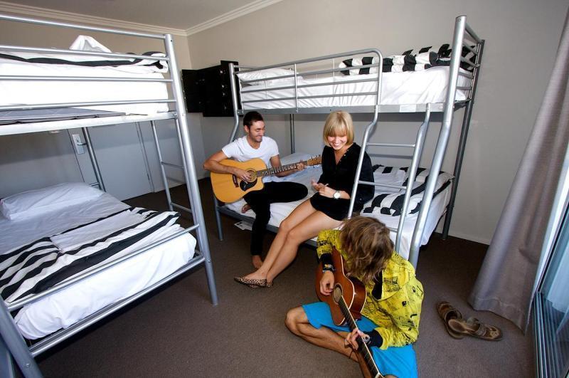 Hostel Nomads Backpackers *