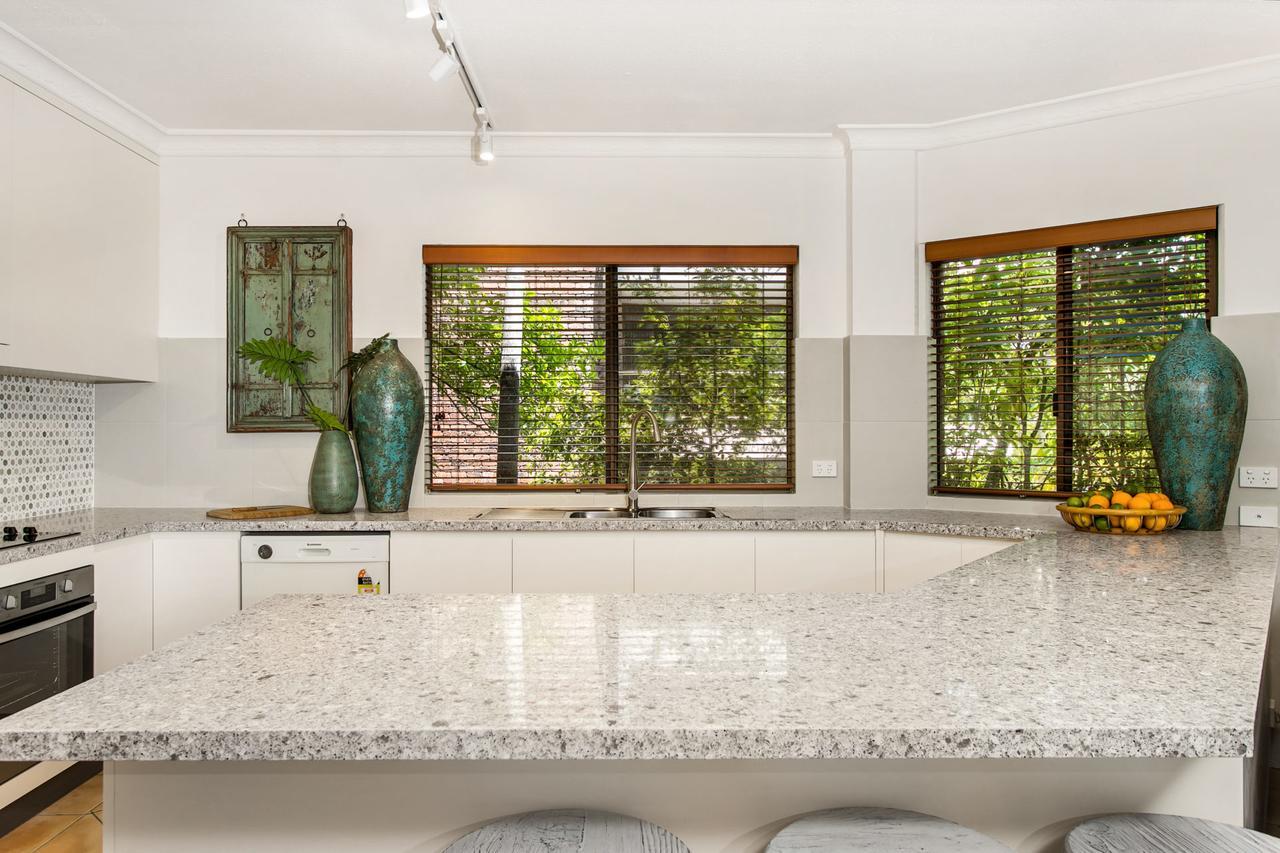 Unit 2 66 Lawson Street, - Koranba Apartment Byron Bay