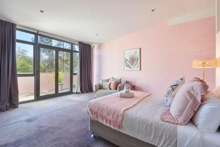 Botanical Byron Butter Factory Apartment *