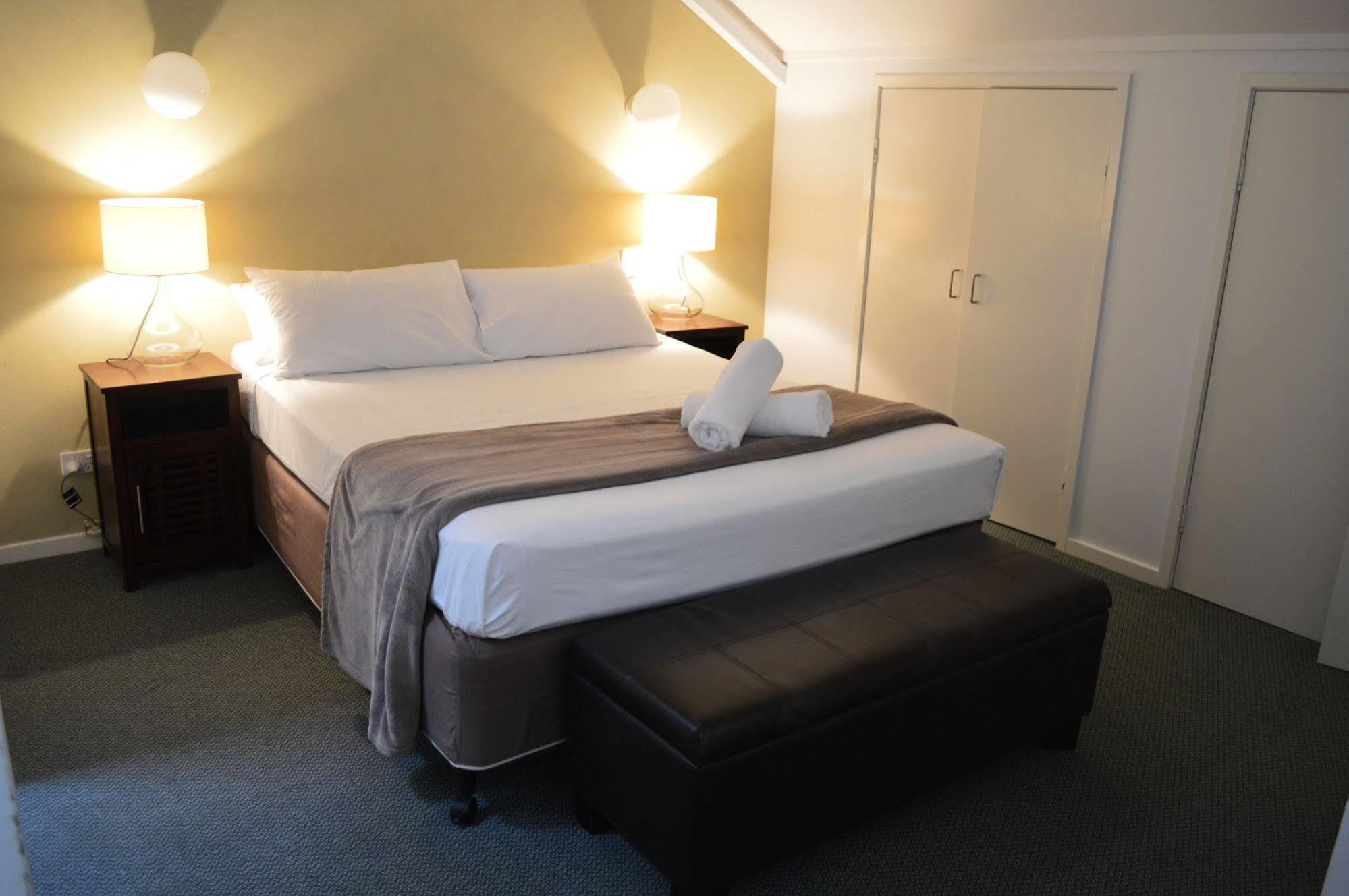 Outrigger Bay Aparthotel