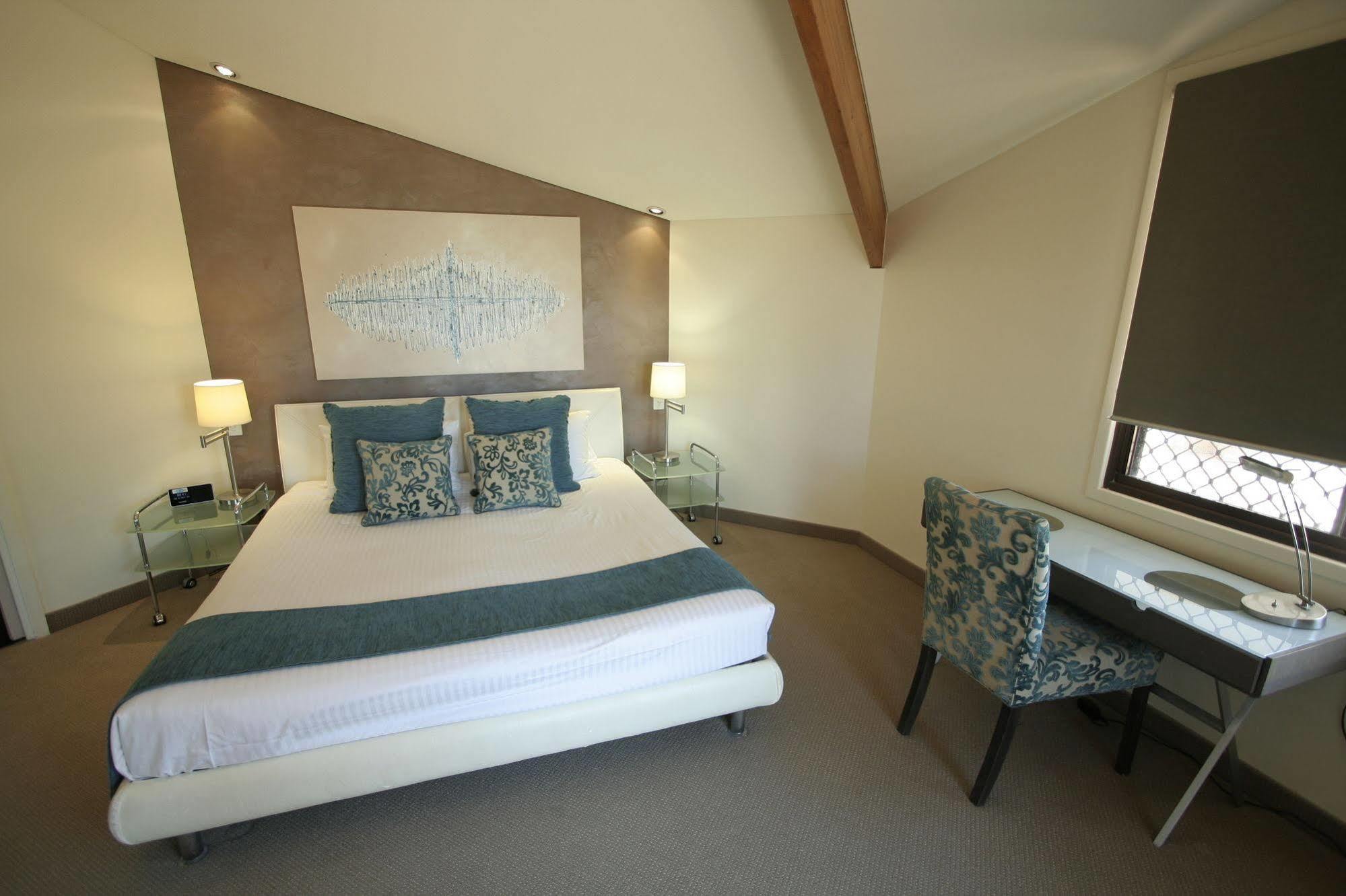 Waves Hotel