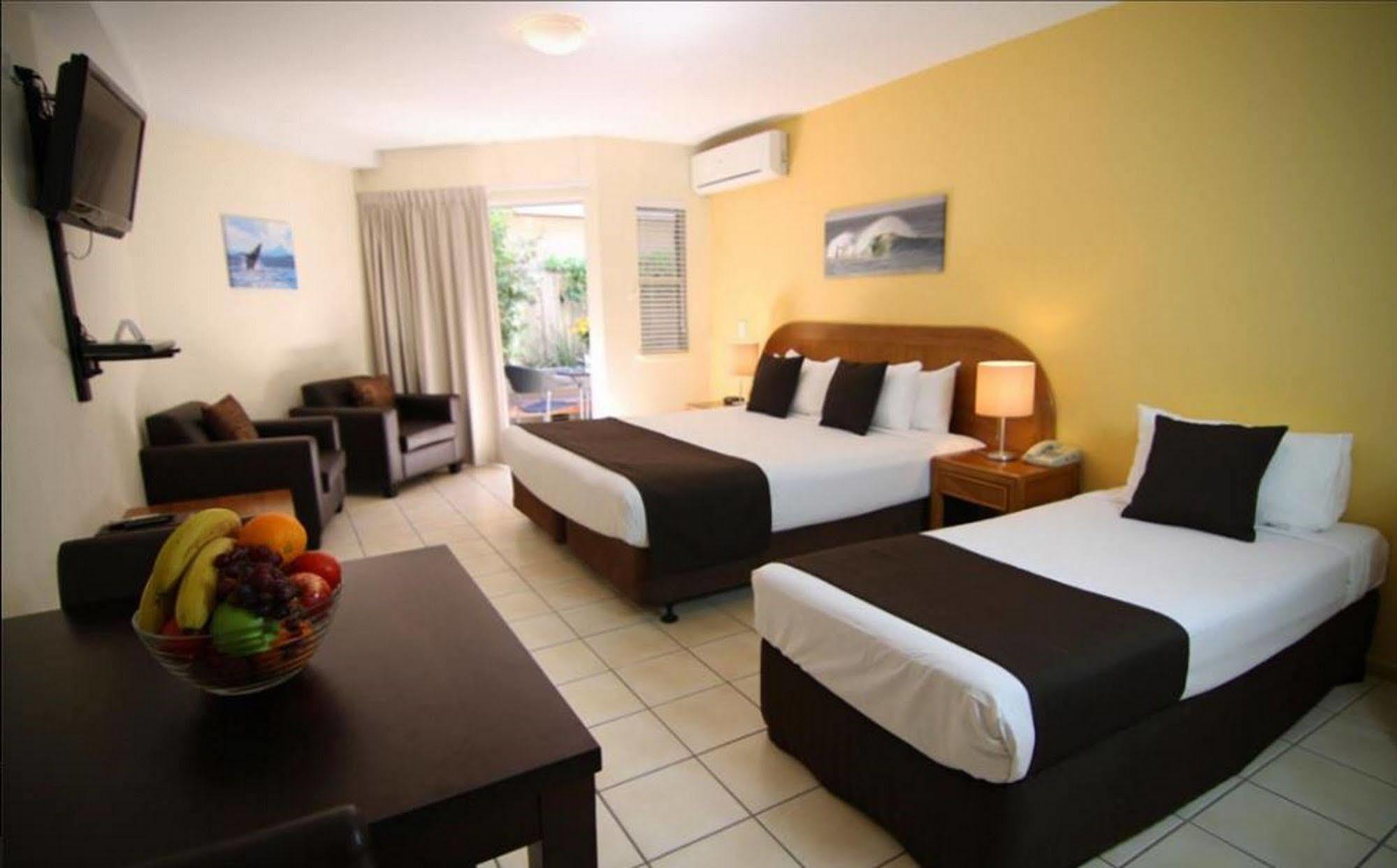 Aparthotel The Byron Beachcomber 4*