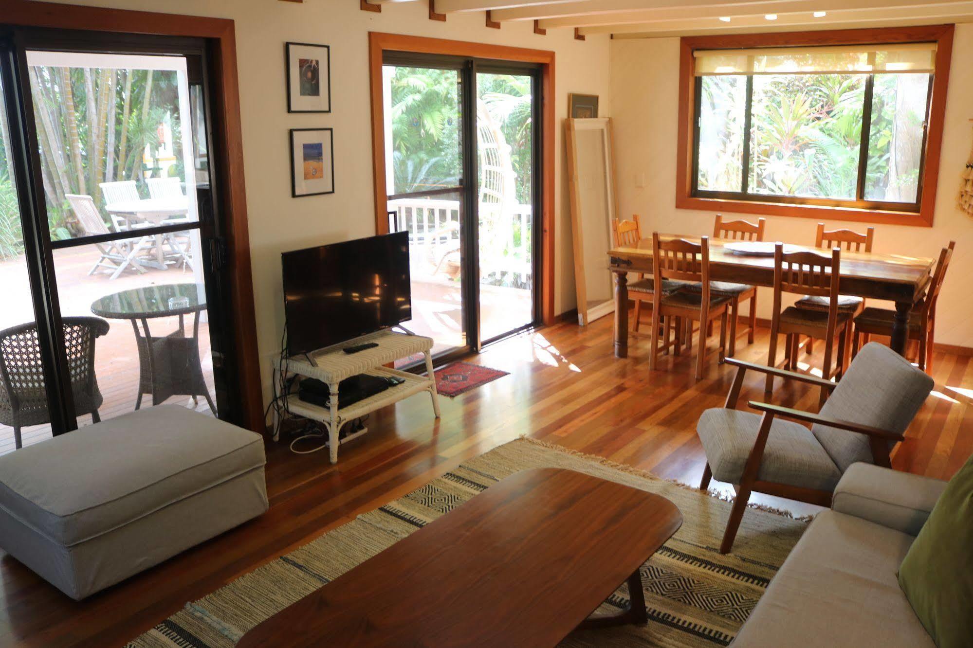 A Beach House At Byron Guest house