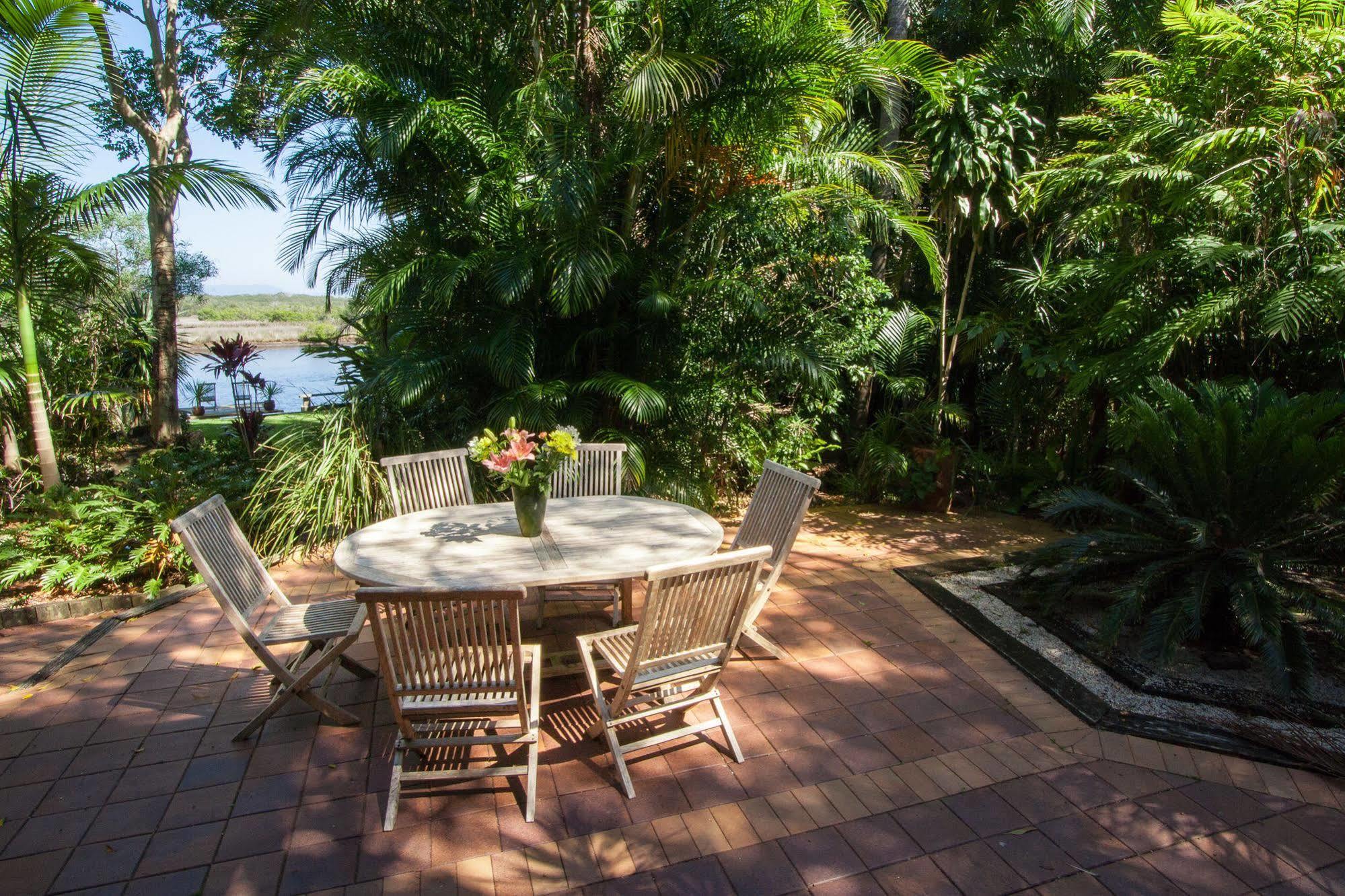 A Beach House At Byron Byron Bay