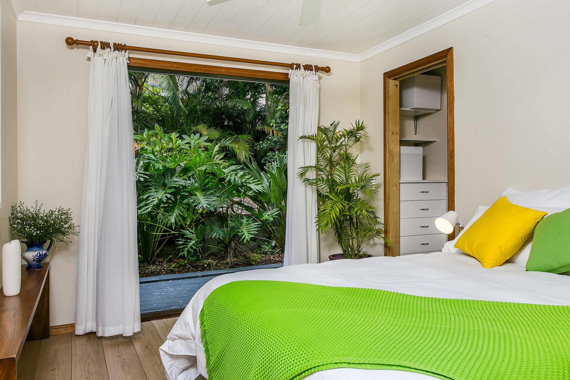 Bottlebrush Holiday home