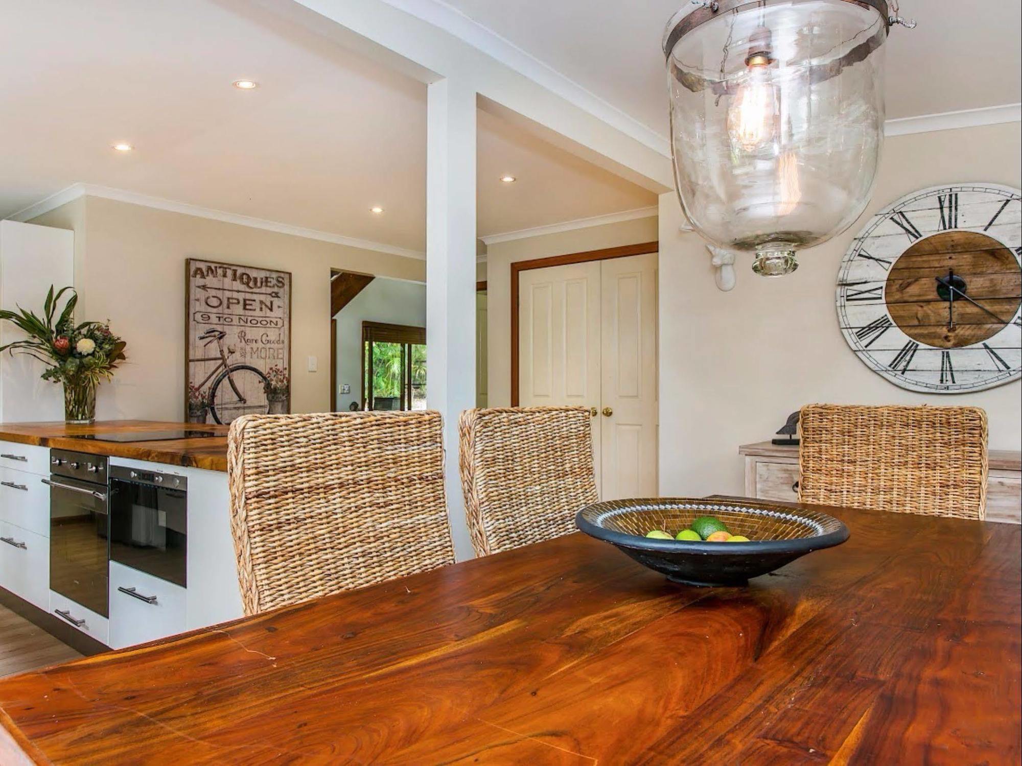 Bottlebrush Holiday home