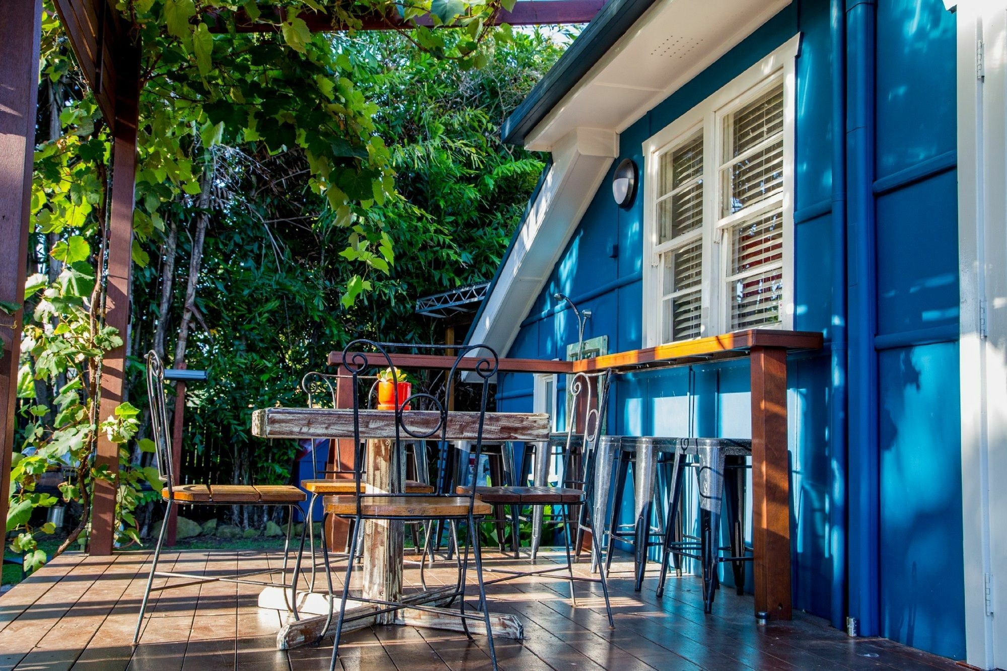A Perfect - Frankie's House * Byron Bay