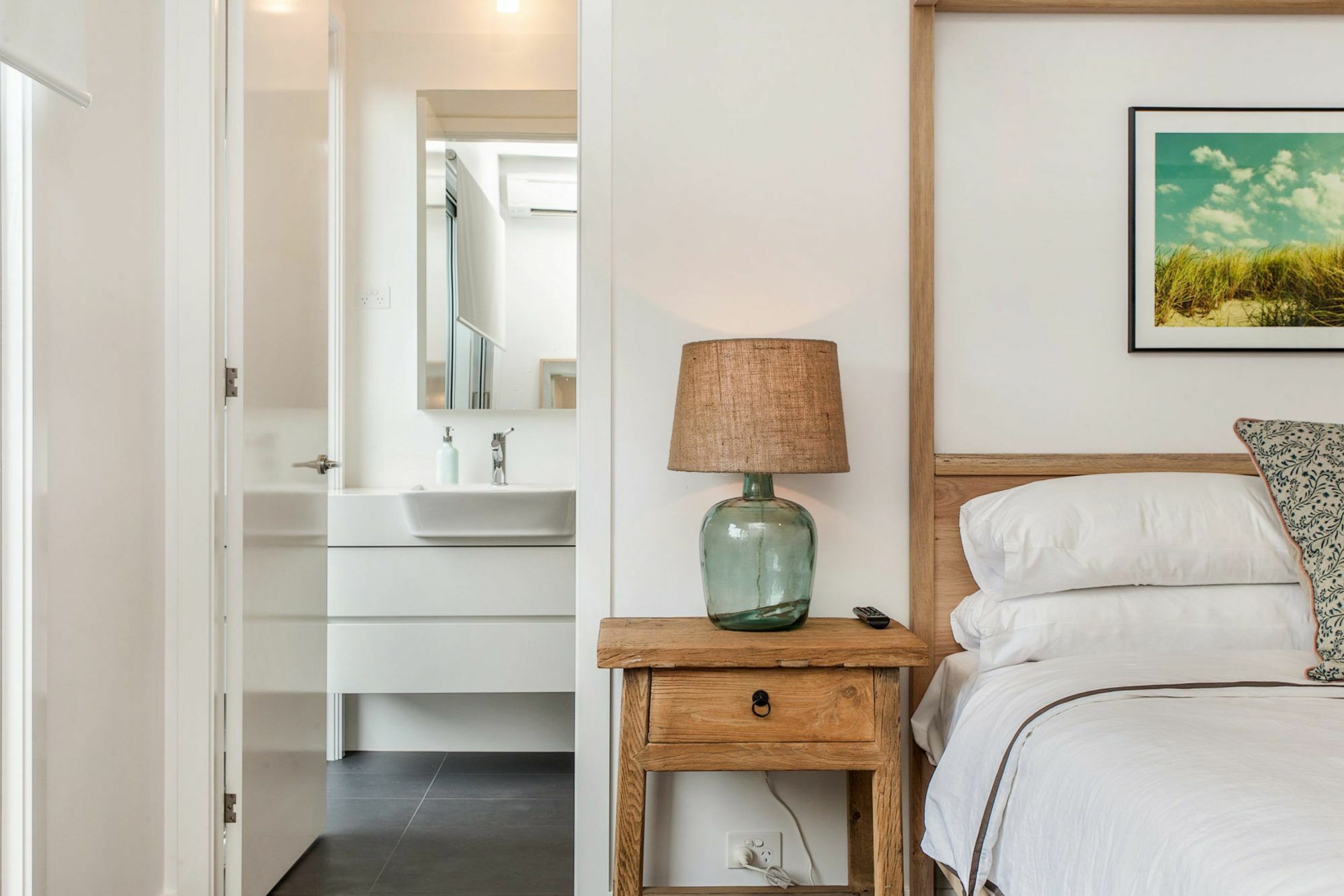 Stonecutters 2 - Family In The Heart Of Byron * Byron Bay