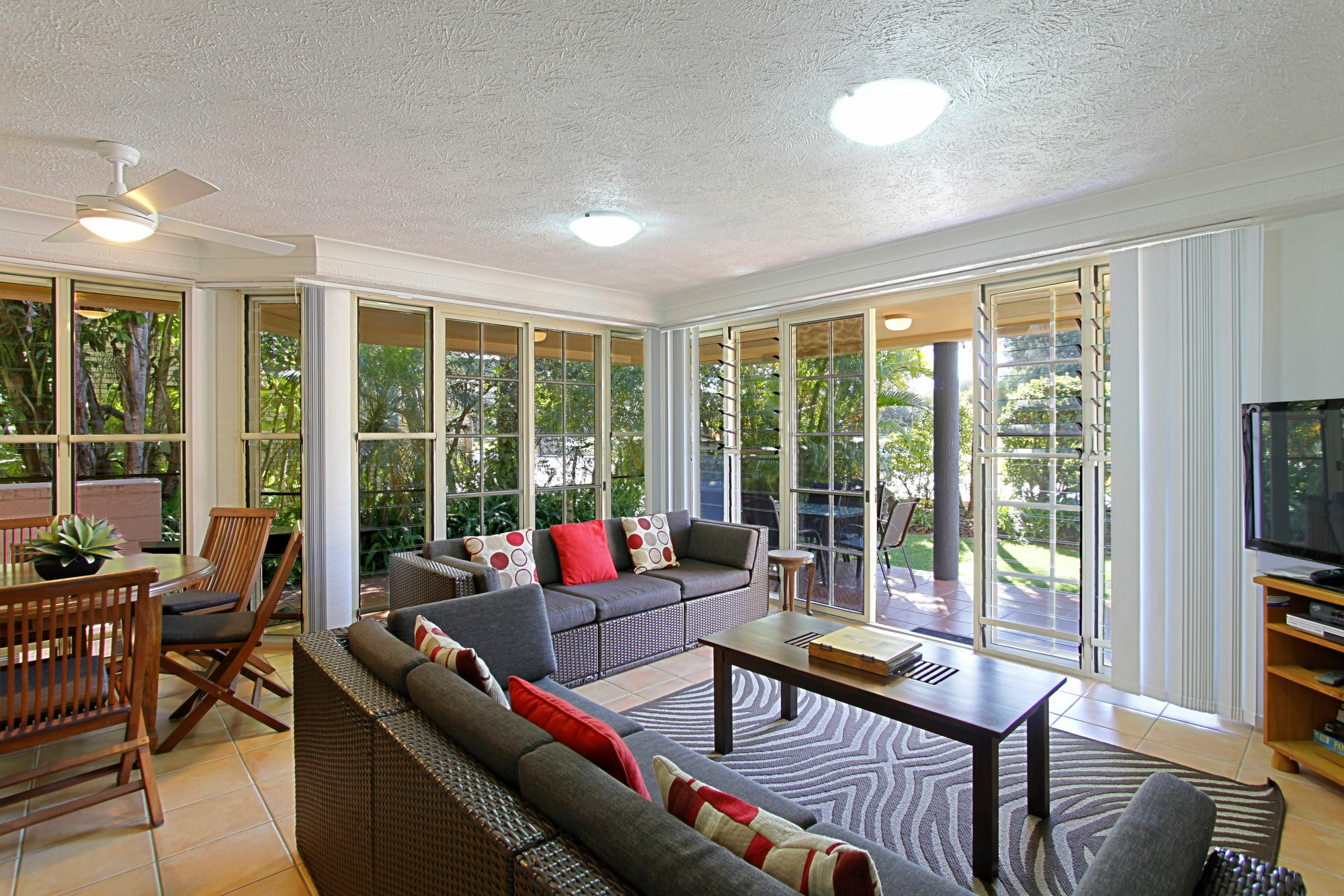 Sea Breeze On Main 3* Byron Bay