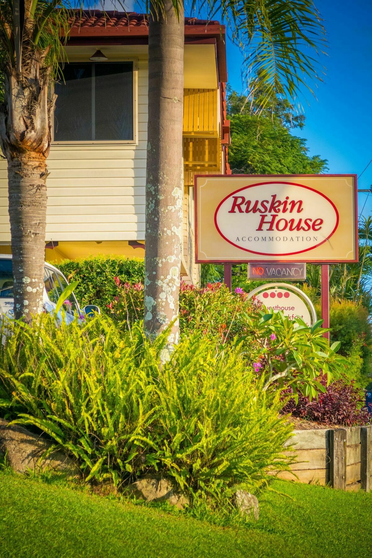 Guest house Ruskin House 4*