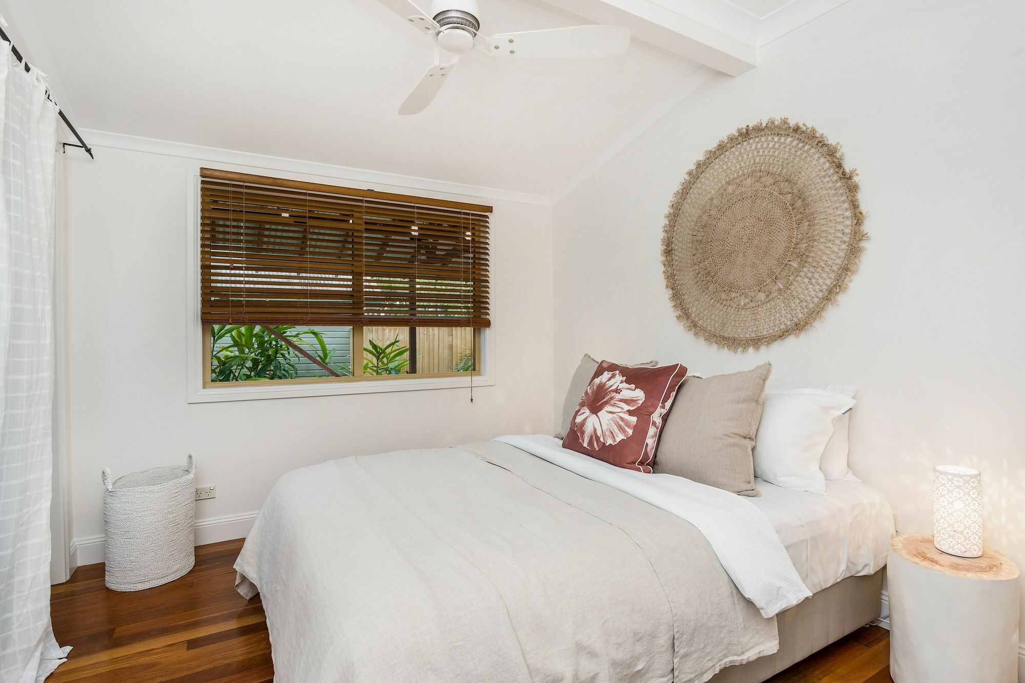 Barefoot Lane Byron Bay