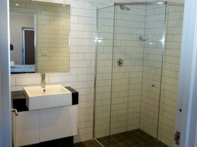 Nomads Backpackers Hostel *