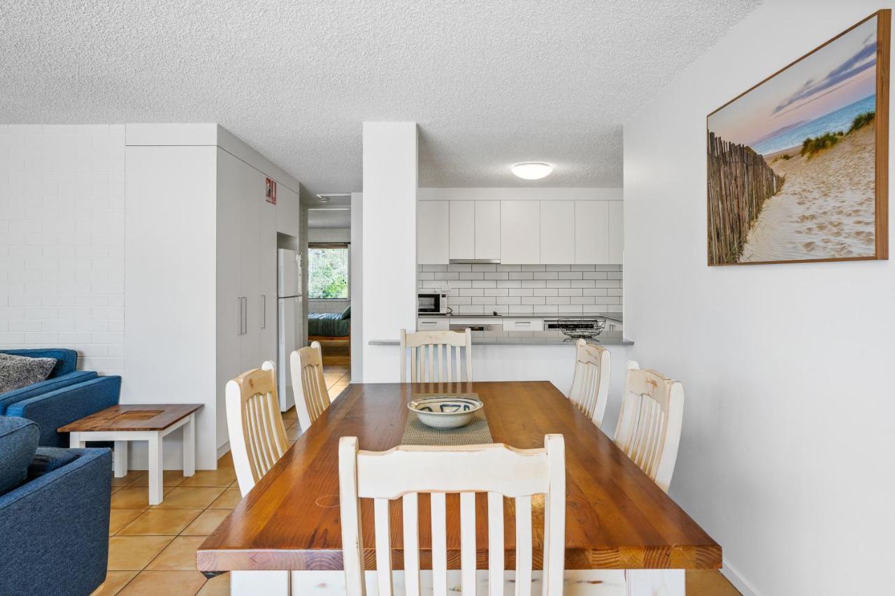 2/56 Lawson Street@clarkes