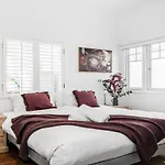 Alkira - Charming Cottage Near Clarkes Beach