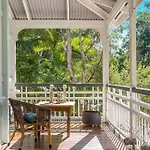 Byron Bay Tropical Tranquillity House