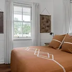 Gidgets House - Renovated Beach House With Hot Tub