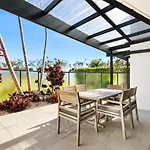 Byron Bay Beachfront Holiday Apartments Courtyard 6