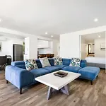Byron Bay Beachfront Holiday Apartments Courtyard 6