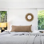 The Chalet - Designer 3 Bedroom Retreat With Pool