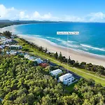 Oceanfront Byron Palms - 2 Bedroom Main Beach Apartment