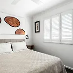 A Perfect Stay - Little Geckos