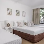 Main Beach Apartments
