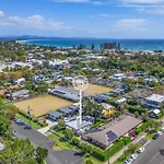 21 Carlyle Street - Central Byron Bay Holiday Home