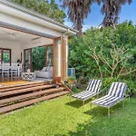 21 Carlyle Street - Central Byron Bay Holiday Home