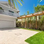 Fuller Holidays - Belongil Sunset - Giaour Street, Belongil Beach