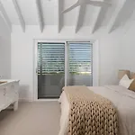 Fuller Holidays - Belongil Sunset - Giaour Street, Belongil Beach