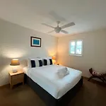 Byron Bay Beachfront Holiday Apartments Courtyard 4