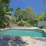 Byron Bay Accom - James Cook Apartment 10