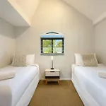 Byron Bay Beachfront Holiday Apartments Loft 11