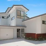 Jims Beach House 2