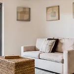 Jades On Lawson Apartment No1